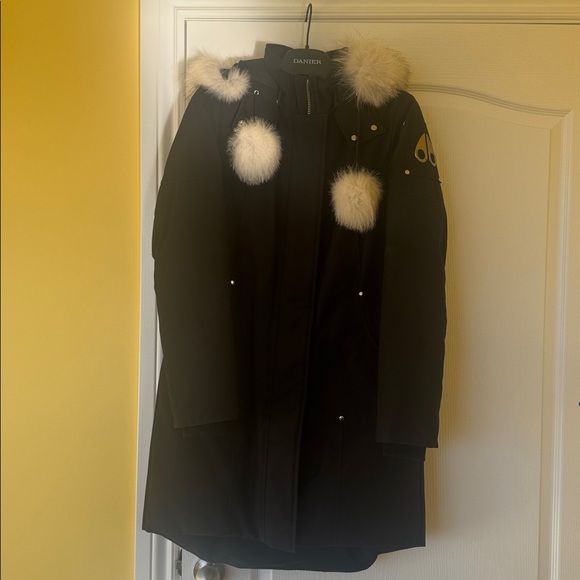 Moose Knuckles Original Stirling Parka – Authentic, Premium Canadian Warmth - Picture 3 of 9